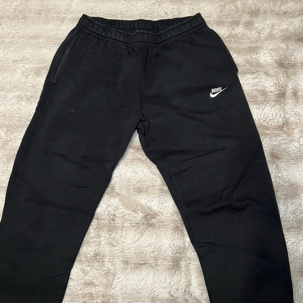 MEN’S NIKE SWEATPANT/JOGGERS SIZE MEDIUM COLOR: BLACK